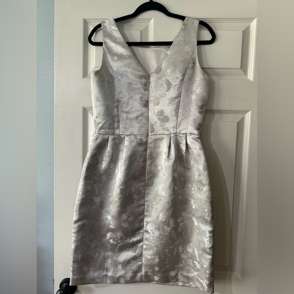 White House Black Market Satin Fit and Flare Dress Size 6 - Picture 3 of 4